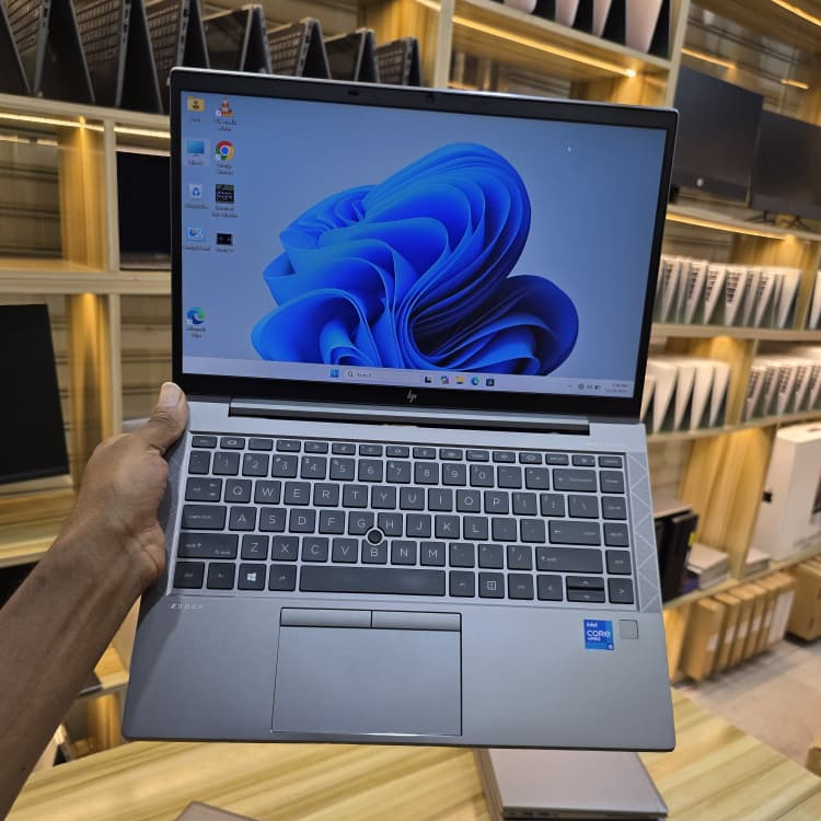 HP ZBook Firefly 14 G8 - Inashikwa mkononi, Windows 11