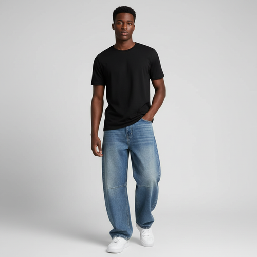 Baggy Jeans - Model Amevaa Black T-Shirt