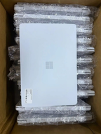 Microsoft Surface SE - Stock nyingi